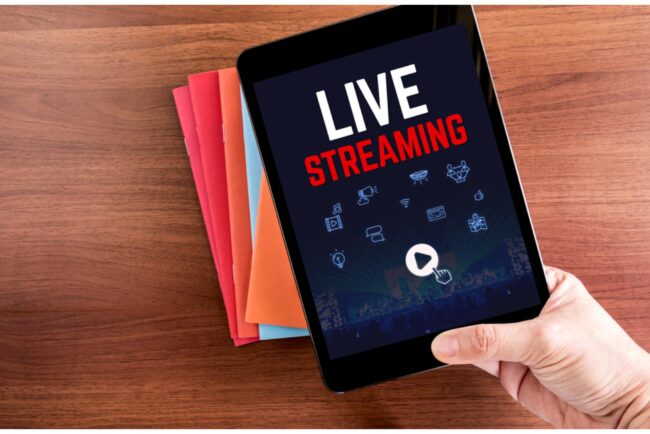 2023-04-18-Bloomberg-NFLX